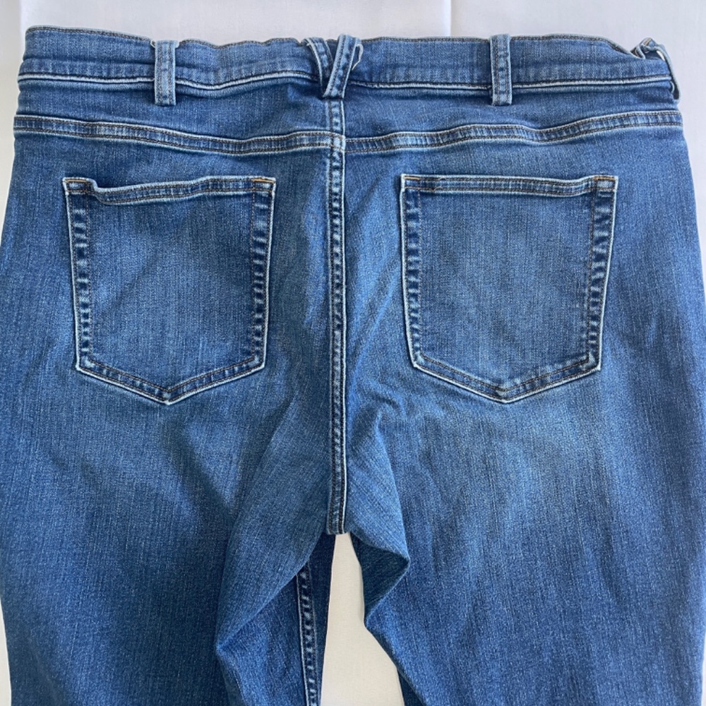 Duluth Trading Women’s Stretch Denim Jeans - 14×31 - Picture 4 of 5
